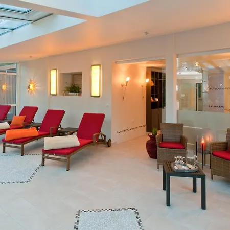 Hotel Sonnenhuegel 4*